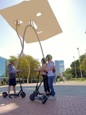 imagem n.2 de Barcelona: Visita guiada de scooter eléctrica aos pontos altos de Gaudí atividade em Barcelona, carregada pelo fornecedor