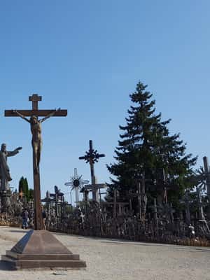 Bild Nr. 2 von Von Vilnius: Riga One Way Transfer mit Sightseeing Stops Aktivität in Šiauliai, hochgeladen vom Anbieter