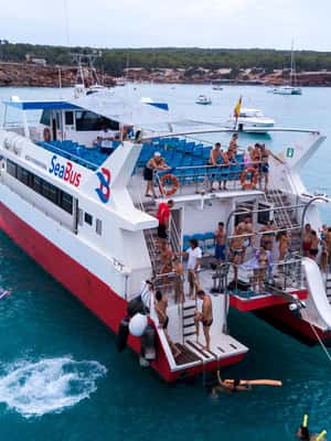 Bild Nr. 2 von Formentera: Crystal Waters Kreuzfahrt mit Schnorcheln und Mittagessen Aktivität in Balearen, hochgeladen vom Anbieter