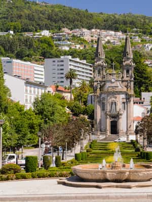 imagen n.º 2 de Oporto: Visita a Guimarães y Braga con tickets de entrada y almuerzo actividad en Braga, subida por el proveedor