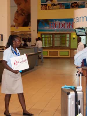 imagem n.2 de Montego Bay: Traslado de autocarro do aeroporto MBJ para os hotéis atividade em Montego Bay, carregada pelo fornecedor