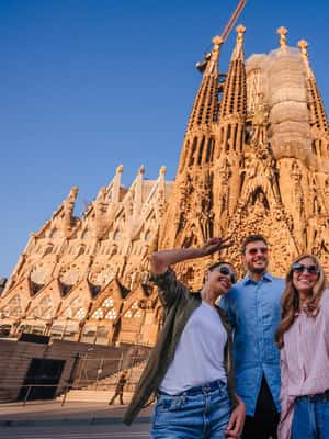 image n.2 of Sagrada Familia with Official Guide & Fast-Track Entry activity in Barcelona, uploaded by supplier