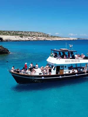 Image N°2 de Protaras : Croisière de luxe au Lagon Bleu / 3H, 2 arrêts baignade activité à Protaras, publiée par le prestataire