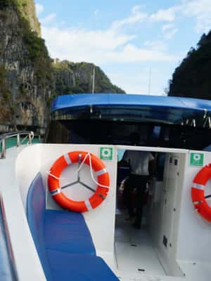 billede nr.2 af aktiviteten Phuket: Envejs speedbådstransport til/fra Phi Phi Phi Don i Thailandbugten, uploadet af udbyder