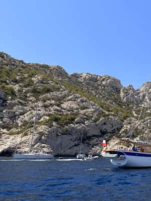 Image N°2 de Marseille : parc des Calanques en voilier avec déjeuner activité à Marseille, publiée par le prestataire