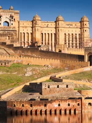 imagem n.2 de De Délhi: Viagem de um dia a Jaipur de trem rápido ou carro particular atividade em Amer, Índia, carregada pelo fornecedor