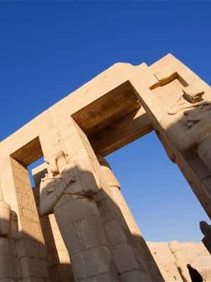 imagem n.2 de De Luxor: Cruzeiro de 3 noites no Nilo para Aswan e balão de ar quente atividade em Luxor, carregada pelo fornecedor