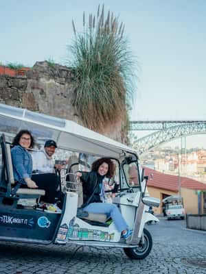 image n.2 of Porto: Private Sightseeing Tour by Electric Tuk Tuk activity in Foz do Douro, uploaded by supplier