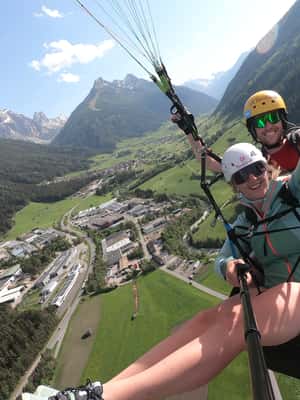 Bild Nr. 2 von Neustift im Stubaital: Tandem-Gleitschirmflug mit Panoramablick Aktivität in Tirol, hochgeladen vom Anbieter