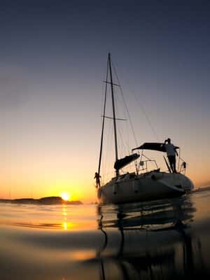 slika št. 2 aktivnosti Stintino: Zasebna tura z jadranjem ob sončnem zahodu Asinara & La Pelosa na destinaciji Stintino, naložil dobavitelj