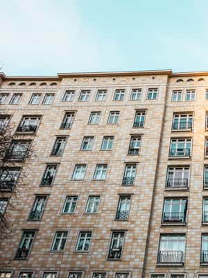 bild nr.2 av Berlin - Karl-Marx-Allee Karl-Marx-Allee 2-timmars rundtur aktivitet i Berlin, uppladdad av arrangören