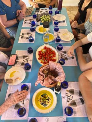 afbeelding n.2 van Corfu: rondleiding biologische olijfolieboerderij met transfer en proeverij activiteit in Benitses, geüpload door aanbieder