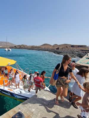 afbeelding n.2 van Corralejo: Isla de Lobos Retourticket met toegang tot het park activiteit in Corralejo, geüpload door aanbieder