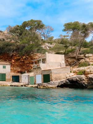 From Cala Figuera: Boat Tour to Cala Marmols & Caló de Moro