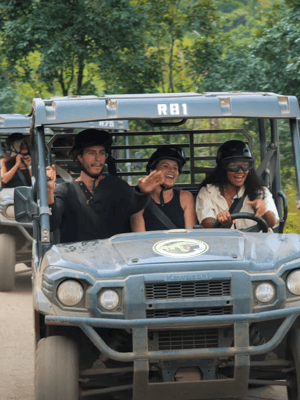 Immagine nº 2 di Kaneohe: tour guidato UTV del Kualoa Ranch attività a Kaneohe, caricata dal fornitore