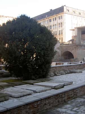 image n.2 of Bucharest: City Highlights Guided Walking Tour activity in Bucharest, uploaded by supplier