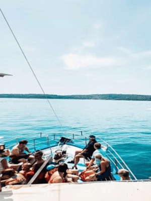 billede nr.2 af aktiviteten Fra Split: øer og blå lagune Cruise med frokost og drikkevarer i Dalmatien, uploadet af udbyder