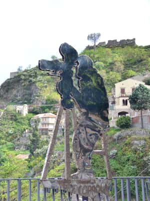 image n.2 of GODFATHER TOUR film's locations departure from Taormina area activity in Savoca, uploaded by supplier
