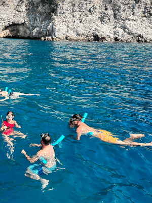 bild nr.2 av Från Positano: Halvdags Amalfikustens båttur och snorkling aktivitet i Conca dei Marini, uppladdad av arrangören