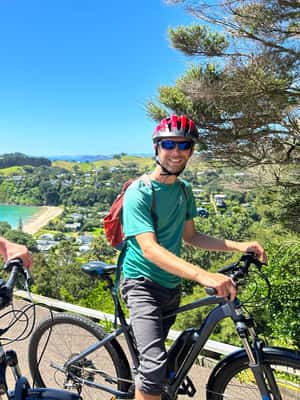 2. fotó – Waiheke-sziget: elektromos kerékpárkölcsönzés – program helye: Északi-sziget, feltöltötte a programszervező