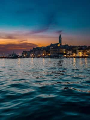 Bild Nr. 2 von Rovinj: Luxuriöse Nachtkreuzfahrt durch die Altstadt mit Getränken Aktivität in Rovinj, hochgeladen vom Anbieter