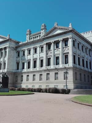 image n.2 of City tour Montevideo activity in Montevideo, uploaded by supplier