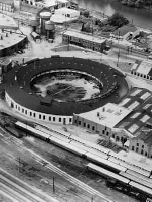 imagem n.2 de Excursão mal-assombrada pela casa redonda Aurora Two Brothers atividade em Aurora, Illinois, carregada pelo fornecedor