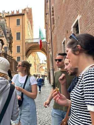 Immagine nº 2 di Verona: tour dello street food e visita guidata della città attività a Verona, caricata dal fornitore