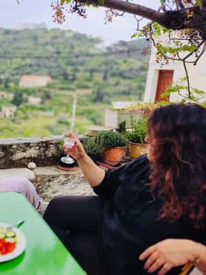 2. fotó – Melanes túra: A falu nevezetességei és „kertből az asztalra” étkezés – program helye: Melanes, feltöltötte a programszervező