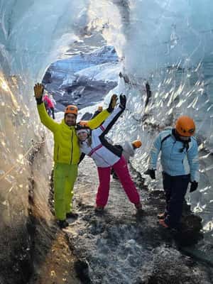 afbeelding n.2 van Vanuit Vik: Myrdalsjokull gletsjer en Katla ijsgrottentocht activiteit in Suðurland, IJsland, geüpload door aanbieder