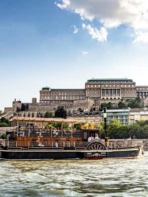 imagen n.º 2 de Budapest: Crucero Histórico con Bebida de Bienvenida actividad en Visegrad, subida por el proveedor