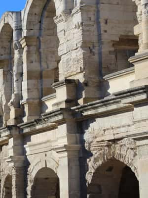 imagem n.2 de De Avignon: Nas pegadas de Van Gogh na Provença atividade em Les Baux-de-Provence, carregada pelo fornecedor