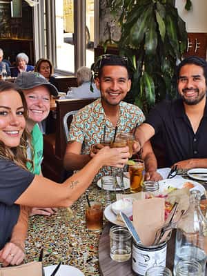 imagem n.2 de Pickle Pub Crawl: passeios de balsa e aperitivos atividade em Victoria, Colúmbia Britânica, carregada pelo fornecedor