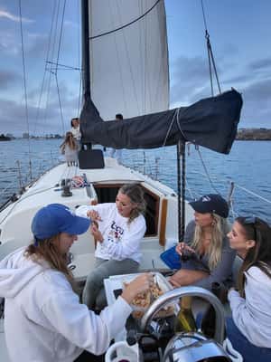 billede nr.2 af aktiviteten Los Angeles: Solnedgangsejlads i Santa Monica, uploadet af udbyder