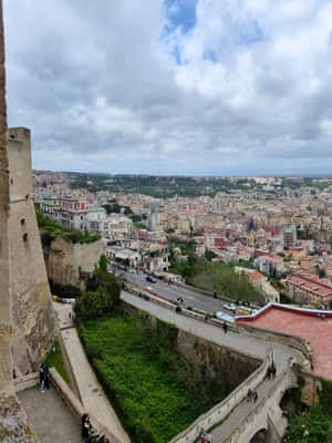Immagine nº 2 di Tour panoramico a piedi di Napoli attraverso la scala La Pedamentina attività a Napoli, caricata dal fornitore