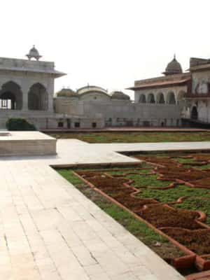 image n.2 of Agra fort, I'timād-ud-Daulah & Mehtab Bagh Express Tickets activity in Agra, uploaded by supplier