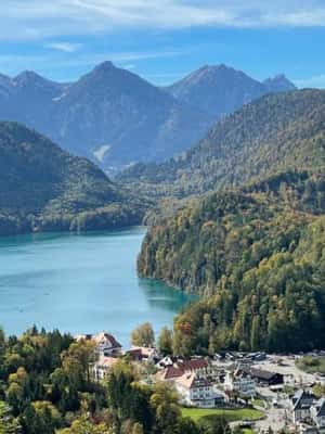imagem n.2 de Innsbruck: Excursão em pequenos grupos ao Castelo de Neuschwanstein atividade em Schwangau, carregada pelo fornecedor