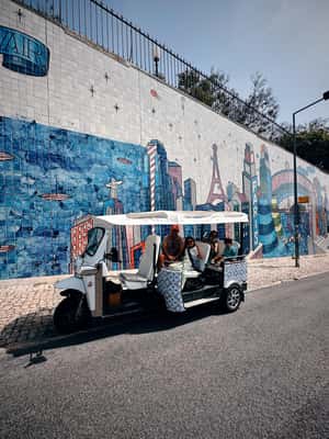 imagem n.2 de Lisboa: City Tour Privado Grand Experience atividade em Lisboa, carregada pelo fornecedor