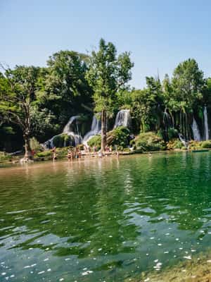 Immagine nº 2 di Dubrovnik: Tour per piccoli gruppi di Mostar e delle cascate di Kravice attività a Cantone dell'Erzegovina-Narenta, caricata dal fornitore