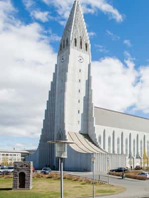 bild nr.2 av Reykjavik: Stadsvandring med sightseeing med hop-on hop-off-buss aktivitet i Reykjavik, uppladdad av arrangören