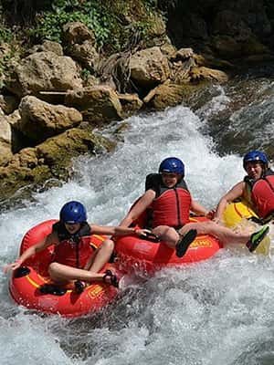 imagem n.2 de Passeio de tubulação no rio em Montego Bay atividade em Jamaica, carregada pelo fornecedor