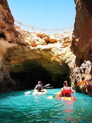 billede nr.2 af aktiviteten Algarve-eventyr fra Lissabon + bådtur i Benagil-grotten! i Carvoeiro, uploadet af udbyder