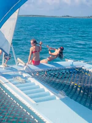 Image N°2 de Bahamas : Croisière pour nager avec des cochons et faire de la plongée avec masque et tuba avec déjeuner et rhum activité à New Providence, publiée par le prestataire