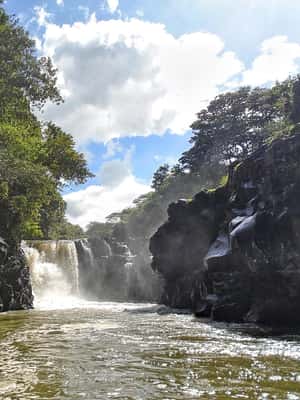 image n.2 of 5 Islands Trip inc. Ile aux Cerfs, Lunch, Drinks & Transport activity in Mauritius, uploaded by supplier