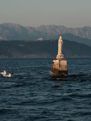 image n.2 of From La Spezia: Portovenere and 3 Islands Boat Trip activity in Liguria, uploaded by supplier