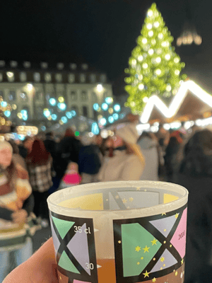 imagem n.2 de Estrasburgo: excursão a pé pelos mercados de Natal com vinho quente atividade em Estrasburgo, carregada pelo fornecedor