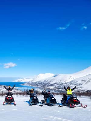 bild nr.2 av Från Tromsö: Lyngen Alperna Guidad tur med snöskoter aktivitet i Barents hav, uppladdad av arrangören