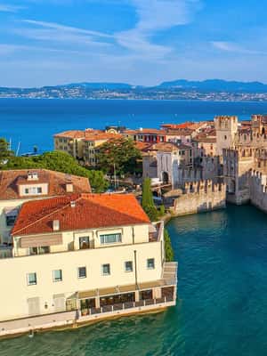 image n.2 of Milan: Verona Day Tour with a Lake Garda Cruise to Sirmione activity in Verona, uploaded by supplier