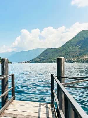imagem n.2 de Lago Como: passeio de eBike com guia ao vivo, capacete eletrônico e iPad atividade em Lombardia, carregada pelo fornecedor