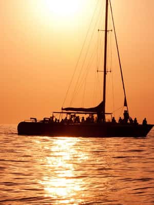 imagem n.2 de Montego Bay: cruzeiro de catamarã Reggae Sunset atividade em Montego Bay, carregada pelo fornecedor